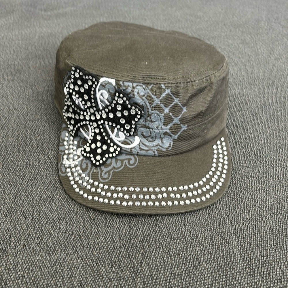 Woman’s hat